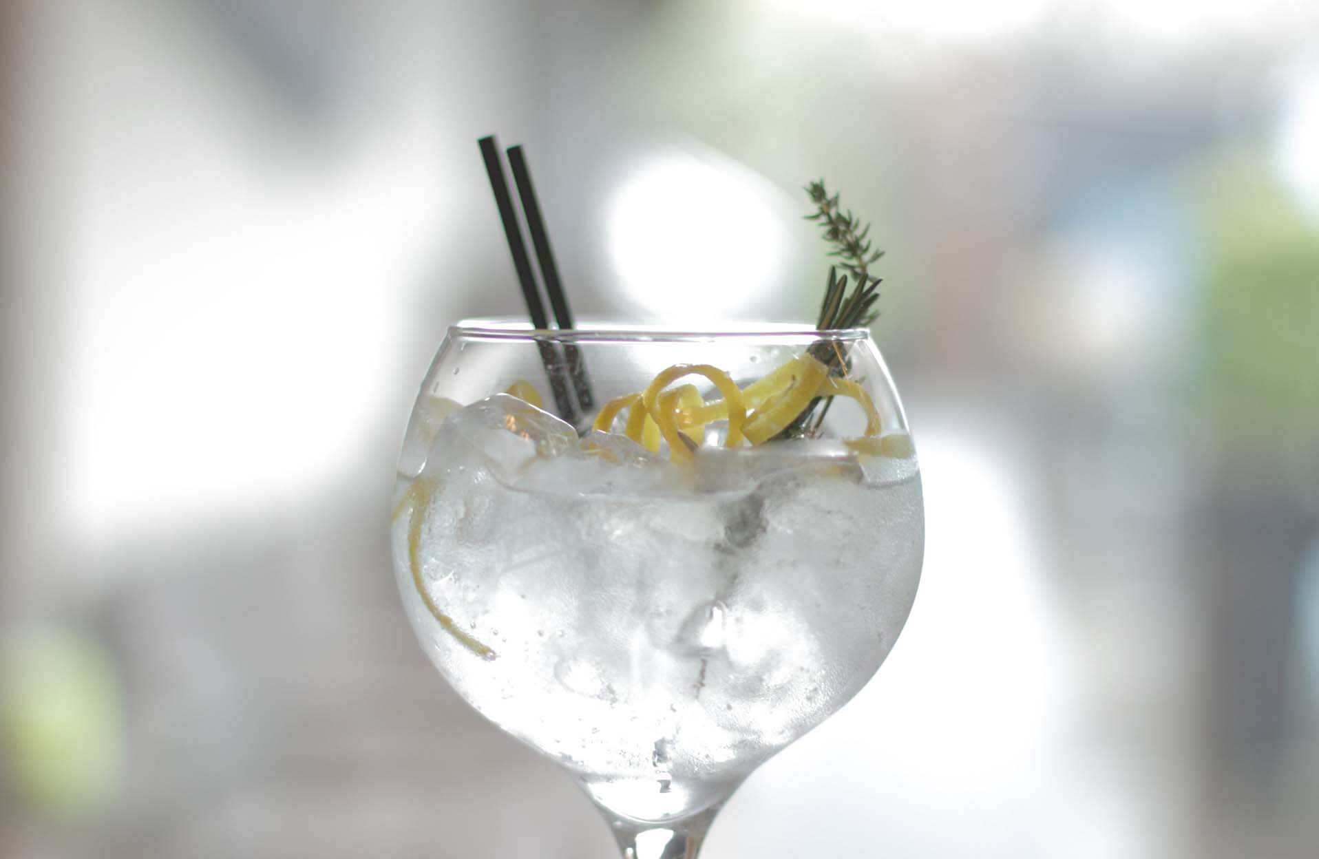 gin-tonic-dettachee-01